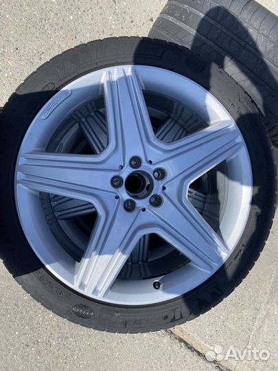 Accelera 651 265/40 R21