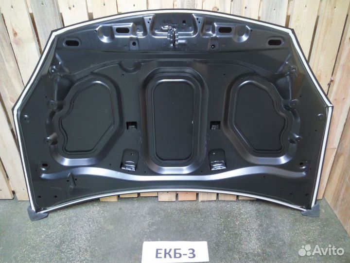 Капот Renault Sandero 1