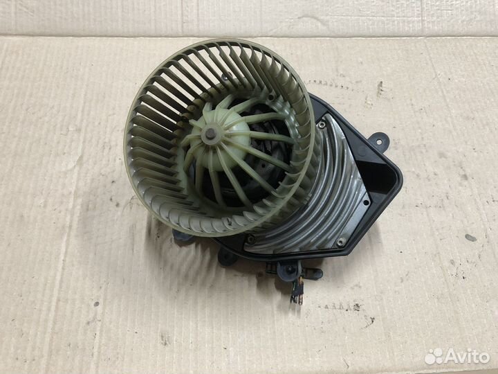 Моторчик печки под климат VW Passat B5/Audi A4 B5