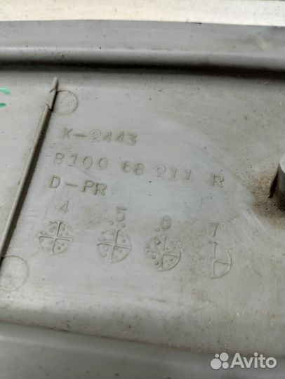 Накладка центральной стойки правая верхняя Mazda