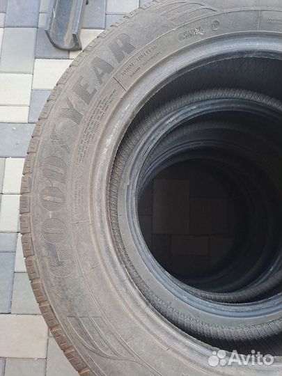 Goodyear EfficientGrip 215/60 R17