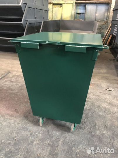 Мусорный контейнер 0,75 на колесах с крышкой