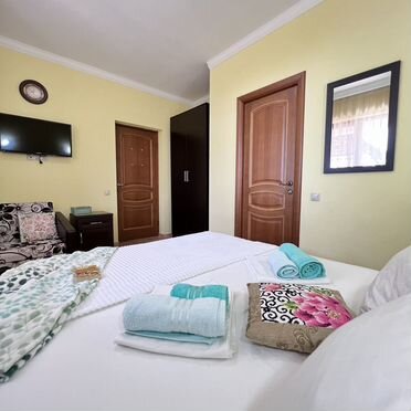 Комната 25 м² в 4-к., 1/3 эт.