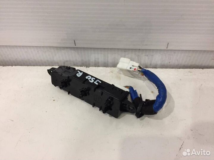 Блок регулировки пассажирского сиденья на Infiniti