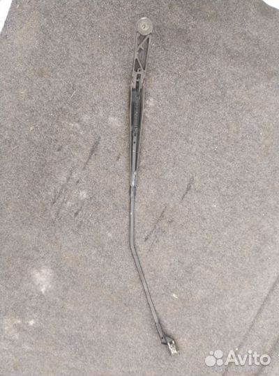 Поводок стеклоочистителя Volkswagen Caddy