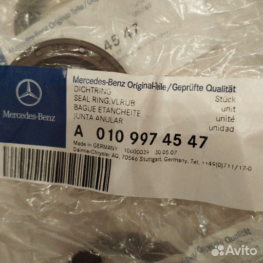 Сальник распредвала Mercedes Benz