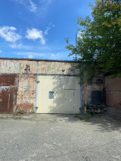 Гараж, > 30 м²