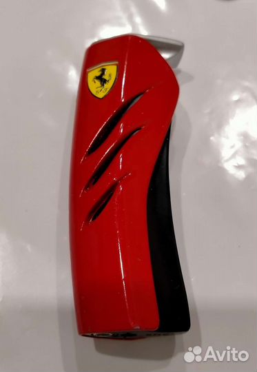 Зажигалка и брелок Ferrari