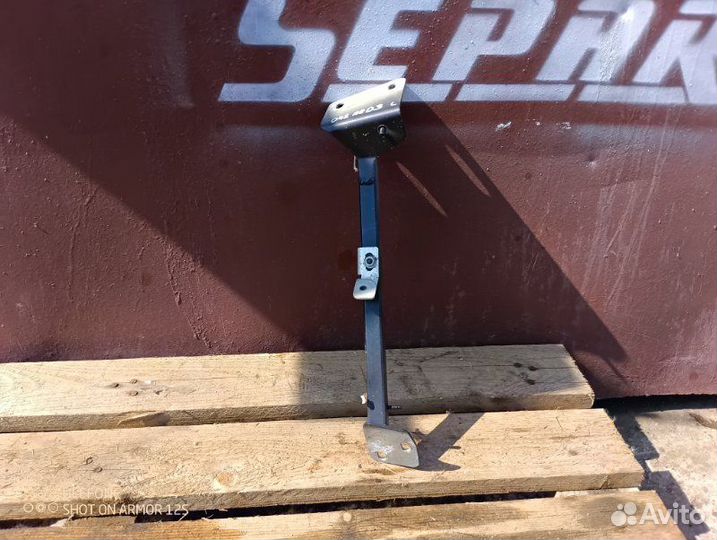 Кронштейн крыла передний правый Audi A8 D3 4.2 BVJ