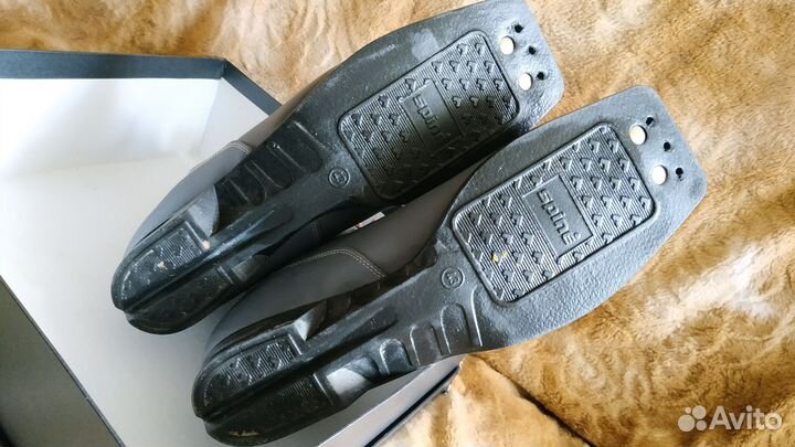 Лыжные ботинки