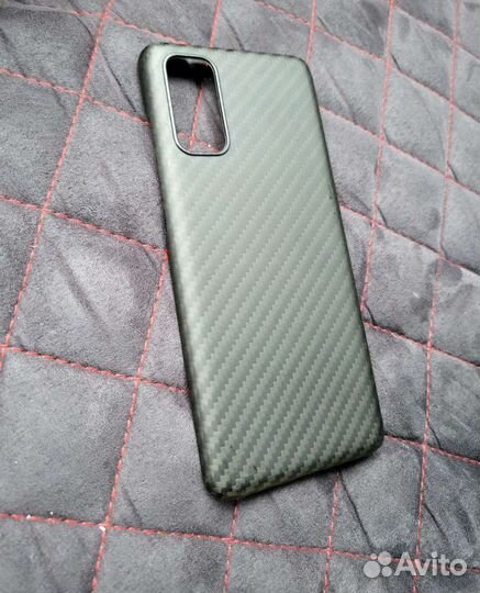 Чехол карбоновый на samsung galaxy s20