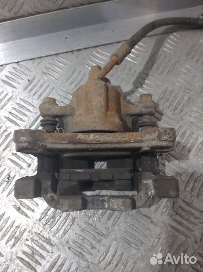 Суппорт задний правый Infiniti Ex35 J50 VQ35HR