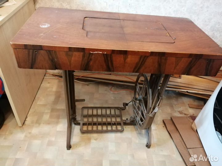 Швейная машинка Minevra 233 (Чехословакия)