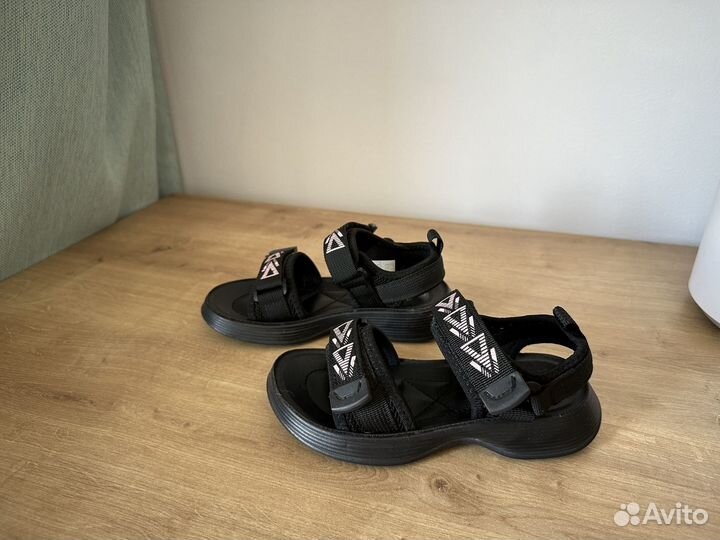 Сандалии для девочки