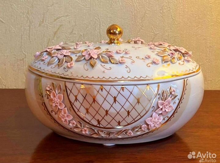 Шкатулки фарфоровые. Информация в объявлении