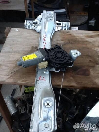 Стеклоподъемник задний левый Chevrolet Cruze (200