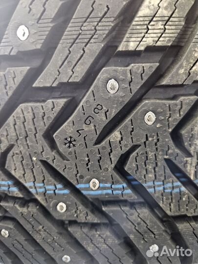 Nokian Tyres Hakkapeliitta 8 SUV 265/65 R17