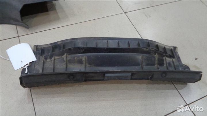 Обшивка багажника (на заднюю панель) Ford Focus 2