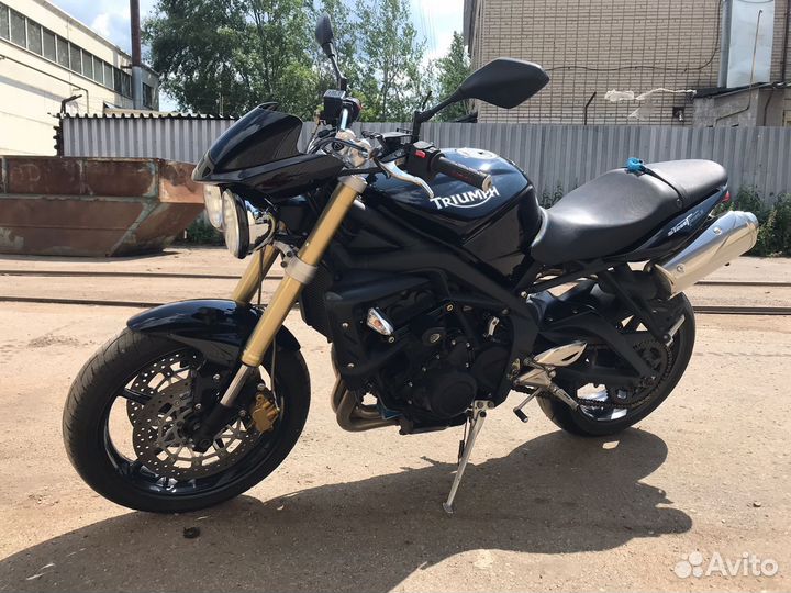 Мотоцикл Triumph Street Triple