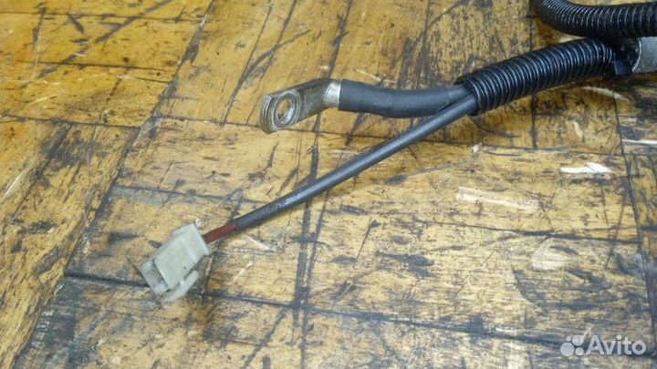 Провод стартера Audi A4 B7 2.0 2007