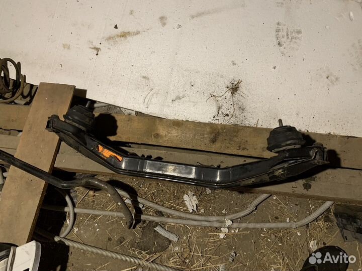 Передний подрамник е36