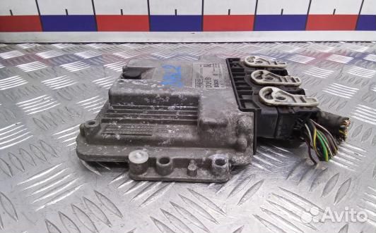 Блок управления двс volvo V50 MW (8BL02PC01)