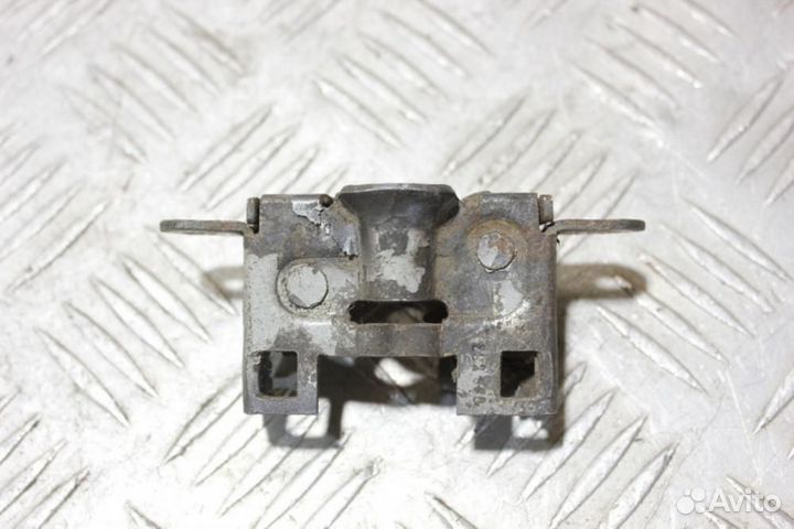 Замок капота C 202