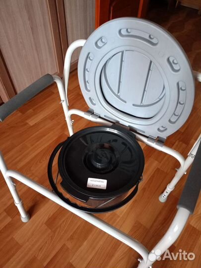 Кресло с санитарным оснащением 