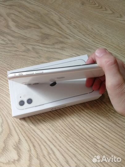 iPhone 11 128 gb + чехлы