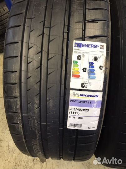 Michelin Pilot Sport 4 S 285/40 R23 и 325/35 R23 115Y