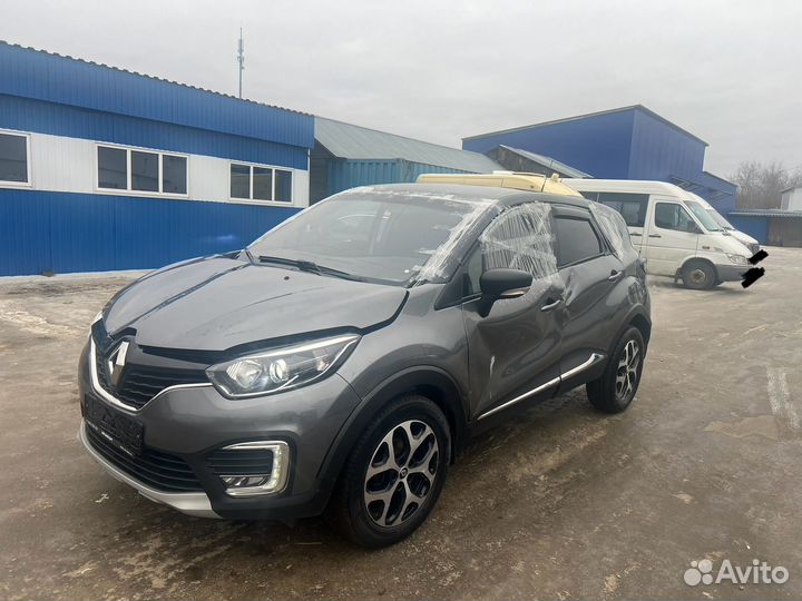 Renault Kaptur 1.6 CVT, 2017, битый, 135 000 км