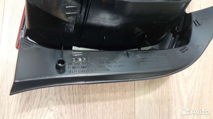 Фонарь задний правый на Renault Logan 2