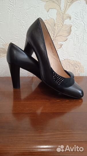 Туфли женские 37 размер натуральная кожа черные