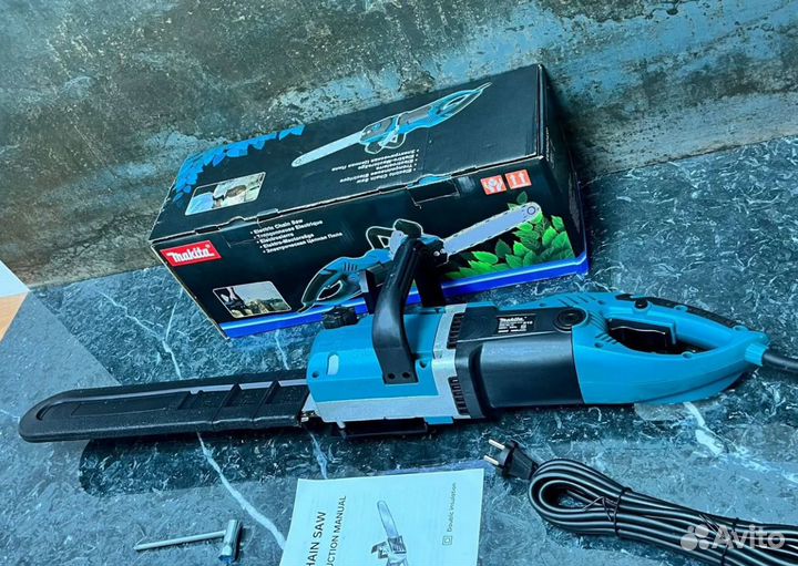 Электропила цепная Makita 2800W