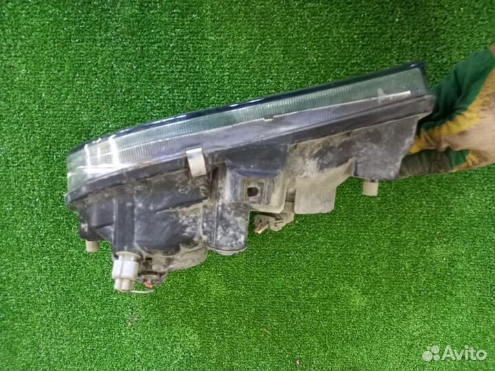 Фара правая б/у Toyota sprinter Carib AE115