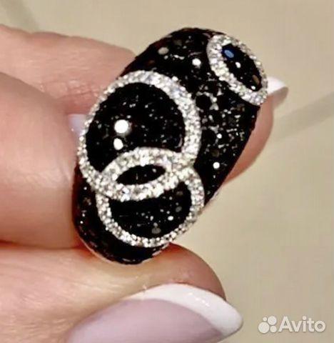 Золотое кольцо с черными и белыми бриллиантами объявление продам