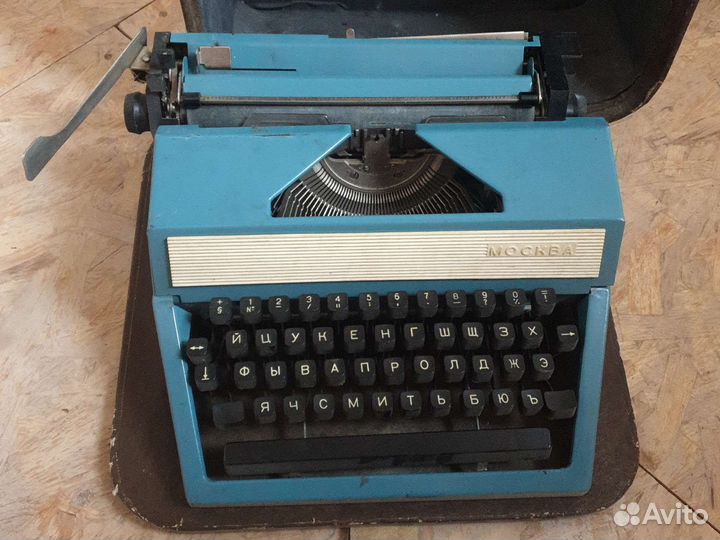 Пишущая печатная машинка москва