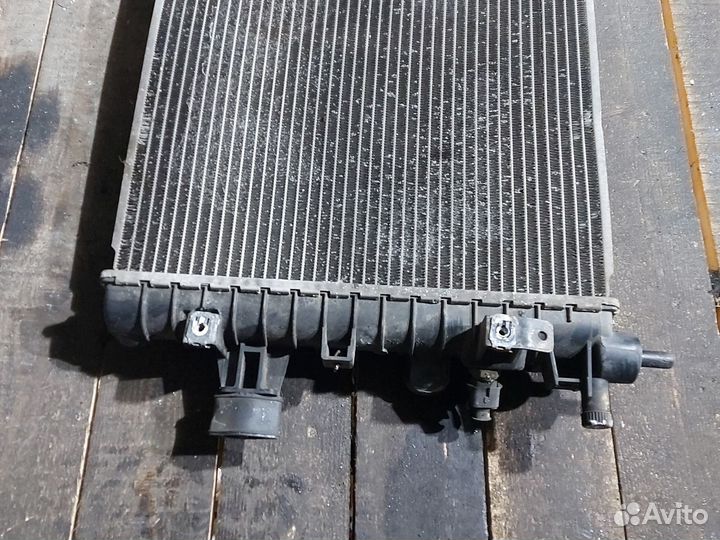 Радиатор охлаждения Опель Зафира Б Астра Н