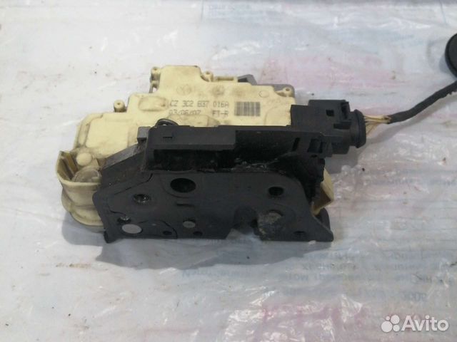 Замок двери Volkswagen Passat B6