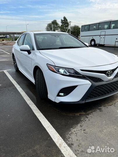 Toyota Camry 2.5 AT, 2019, битый, 80 000 км