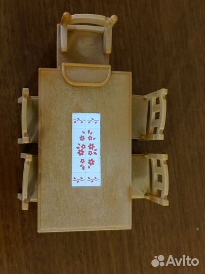 Стол Sylvanian Familie