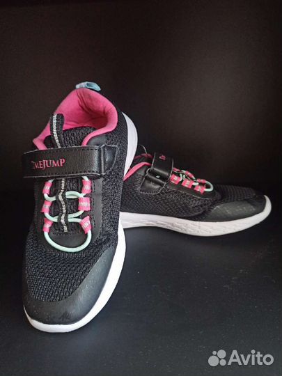 Кроссовки для девочки