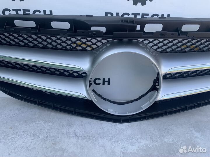 Решетка радиатора Mercedes A2128850822