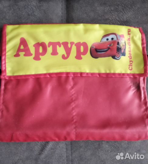 Отдам кармашки на дверь шкафчика