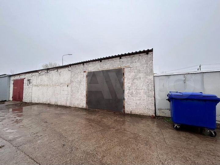 Гараж, > 30 м²