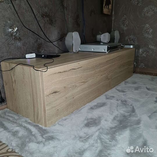 Навесная тумба под тв