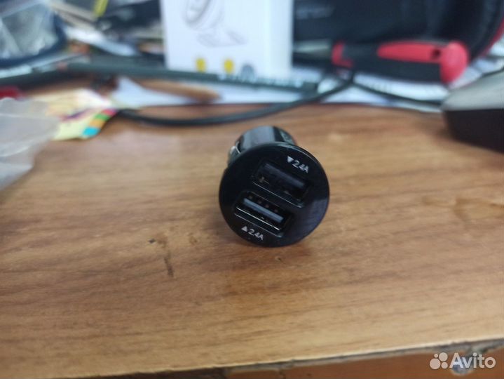 Автомобильное зарядное устройство для телефона