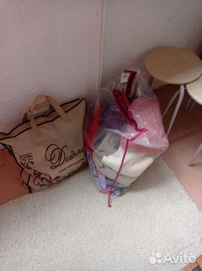 Вещи женские 46-48