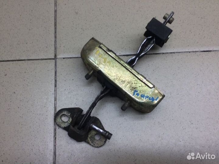 Ограничитель двери багажника задний Chery Tiggo