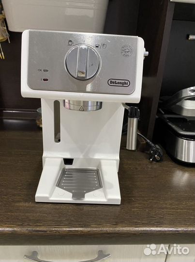 Кофеварка рожковая delonghi